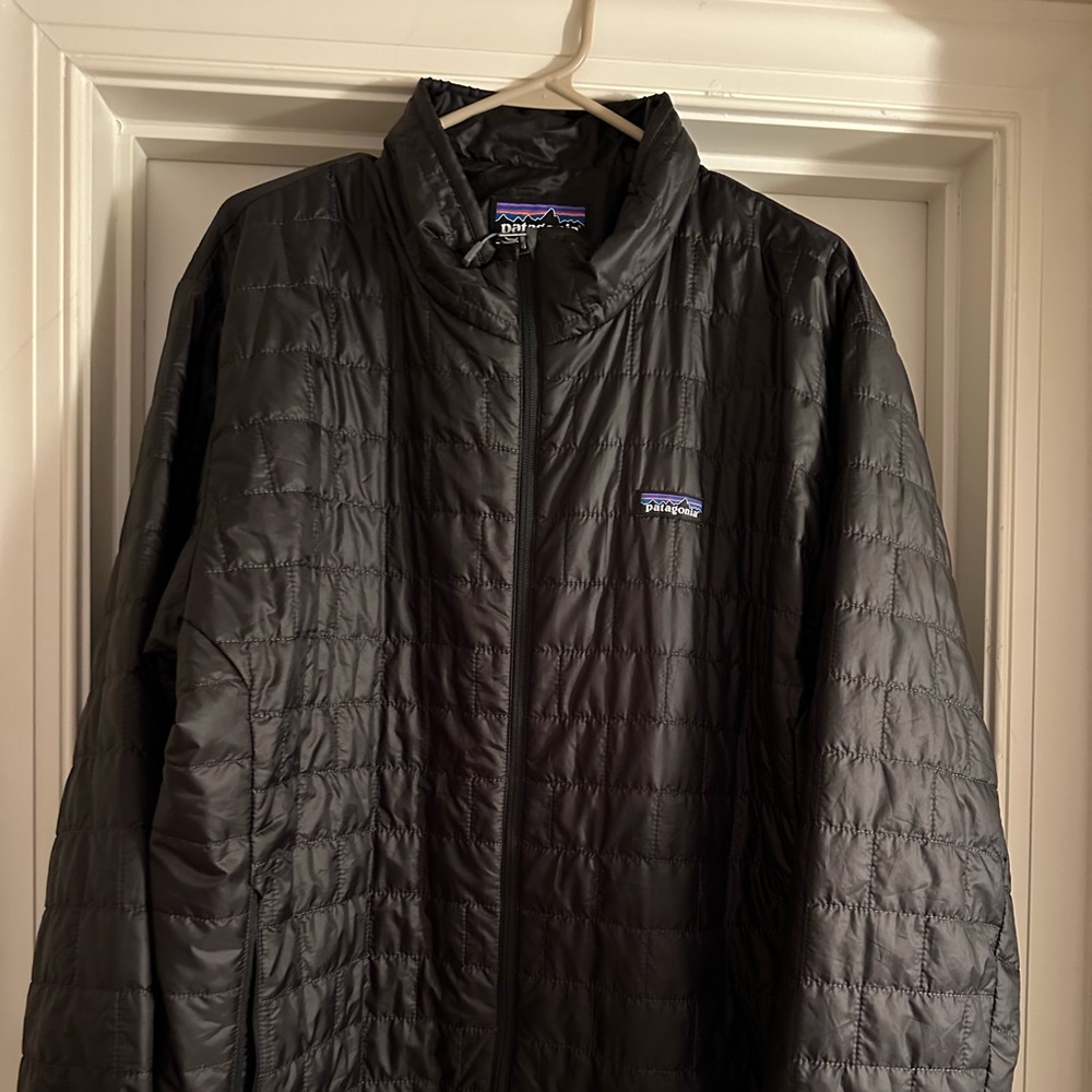 Patagonia down nano puff jacket XXL. Worn twice. Perfect condition.